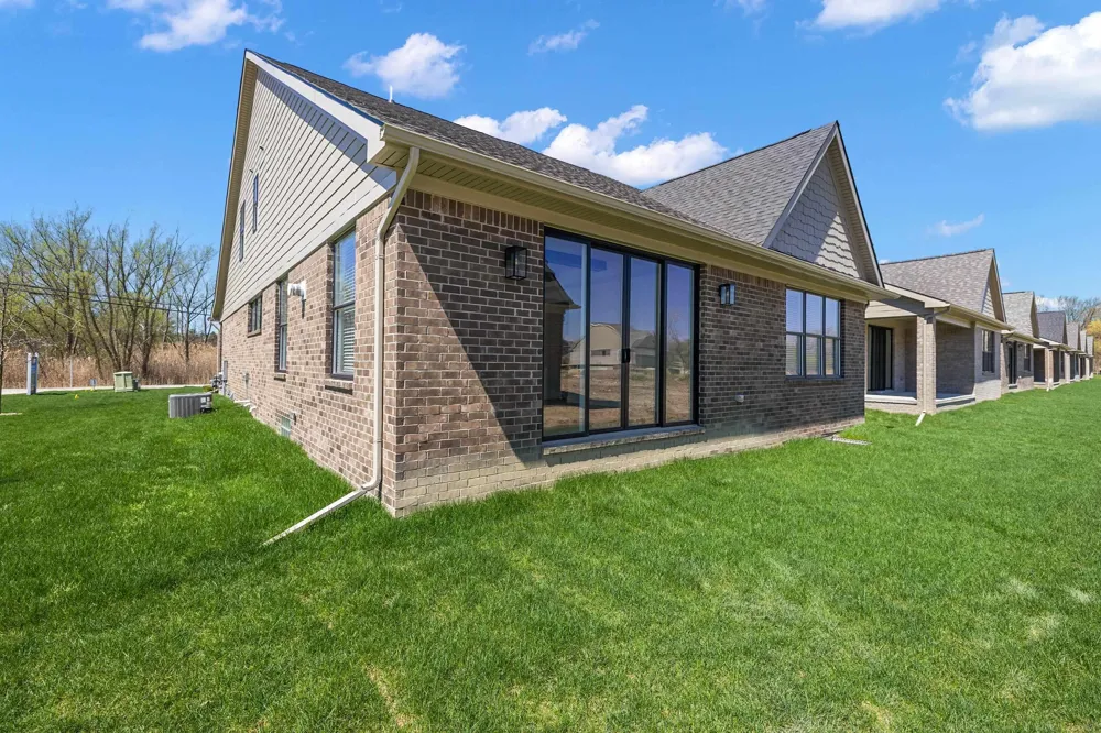 5932 Willow Grove Drive Troy City, MI 48085