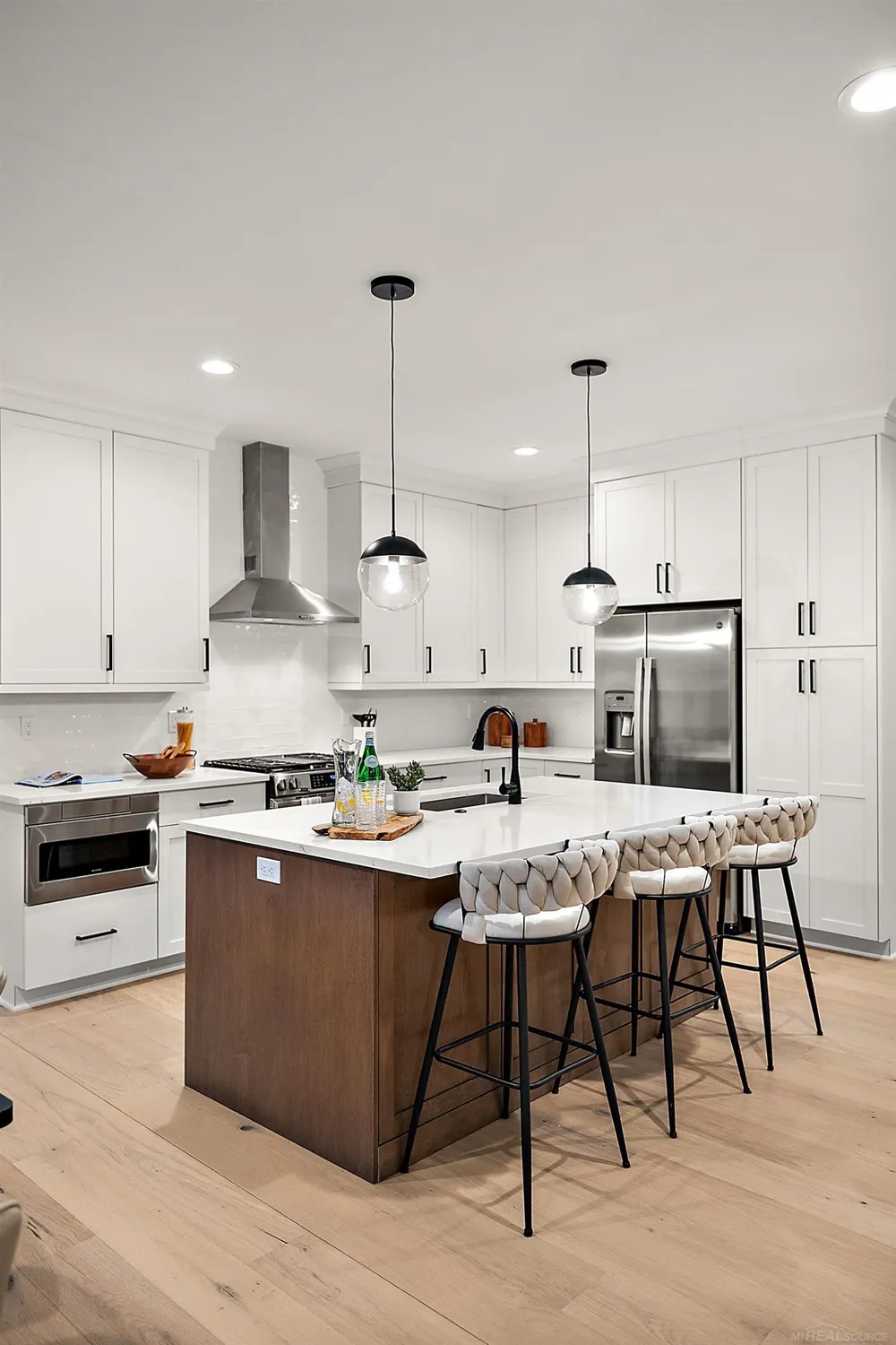 5932 Willow Grove Drive Troy City, MI 48085