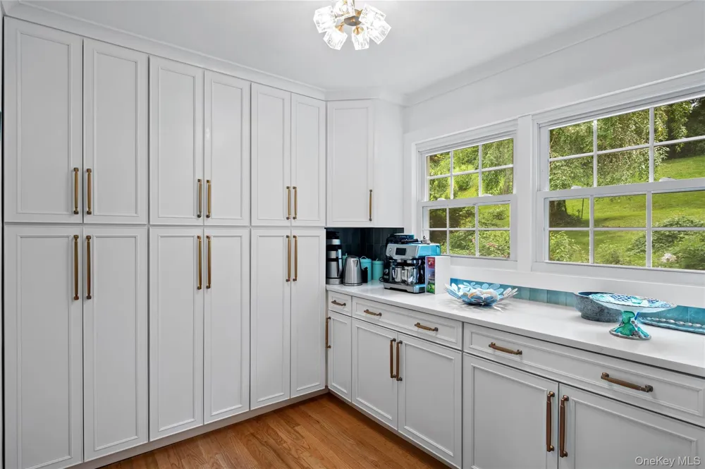 1108 Post Road Scarsdale, NY 10583