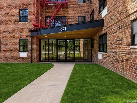 671 Bronx River Road #LG