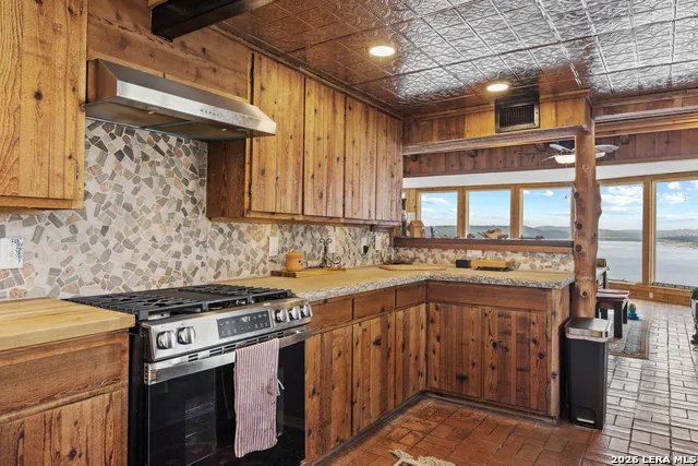 180 Pr 2621 Mico, TX 78056