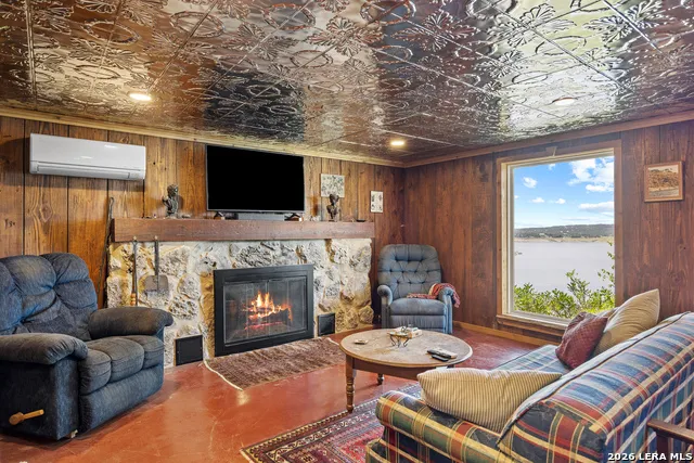 180 Pr 2621 Mico, TX 78056