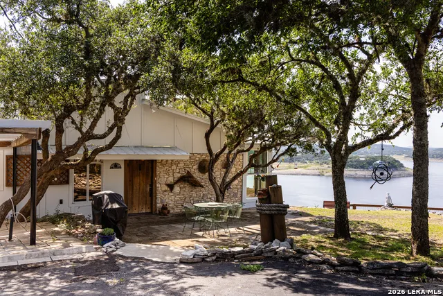 180 Pr 2621 Mico, TX 78056