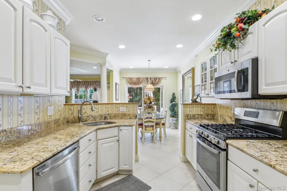 107 Kettles Lane Medford, NY 11763