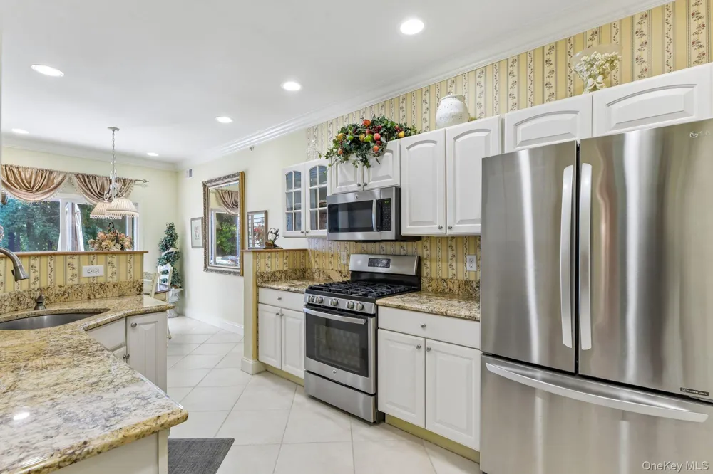 107 Kettles Lane Medford, NY 11763