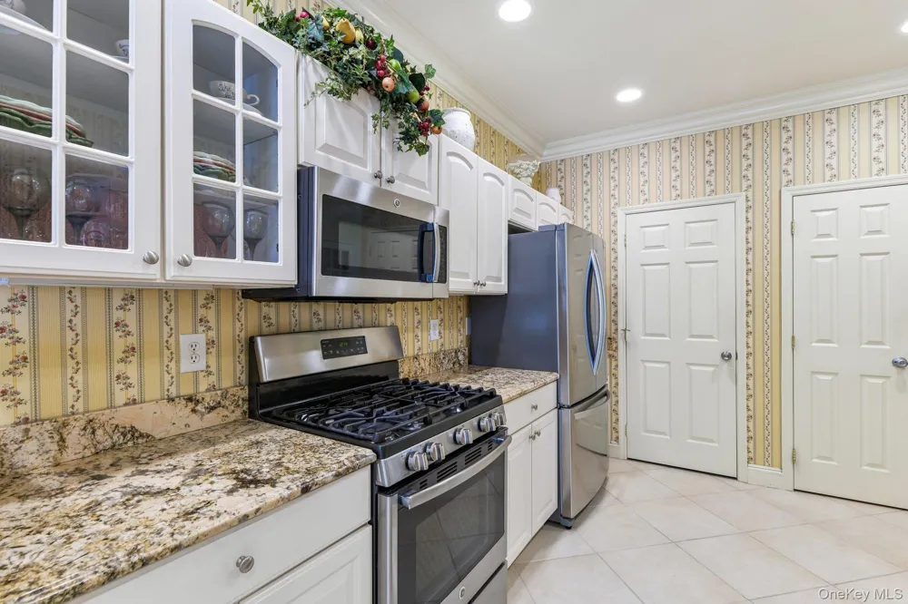 107 Kettles Lane Medford, NY 11763