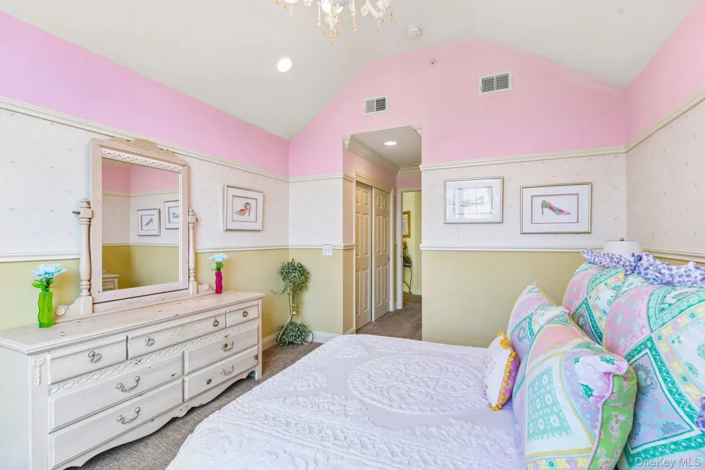 107 Kettles Lane Medford, NY 11763