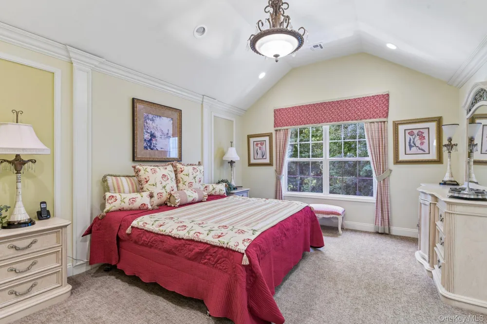 107 Kettles Lane Medford, NY 11763