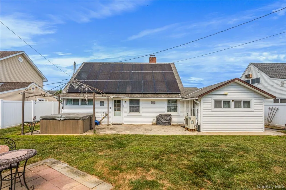 236 Duckpond Drive S Wantagh, NY 11793