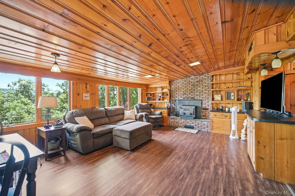8 Stony Trail Greenwood Lake, NY 10925