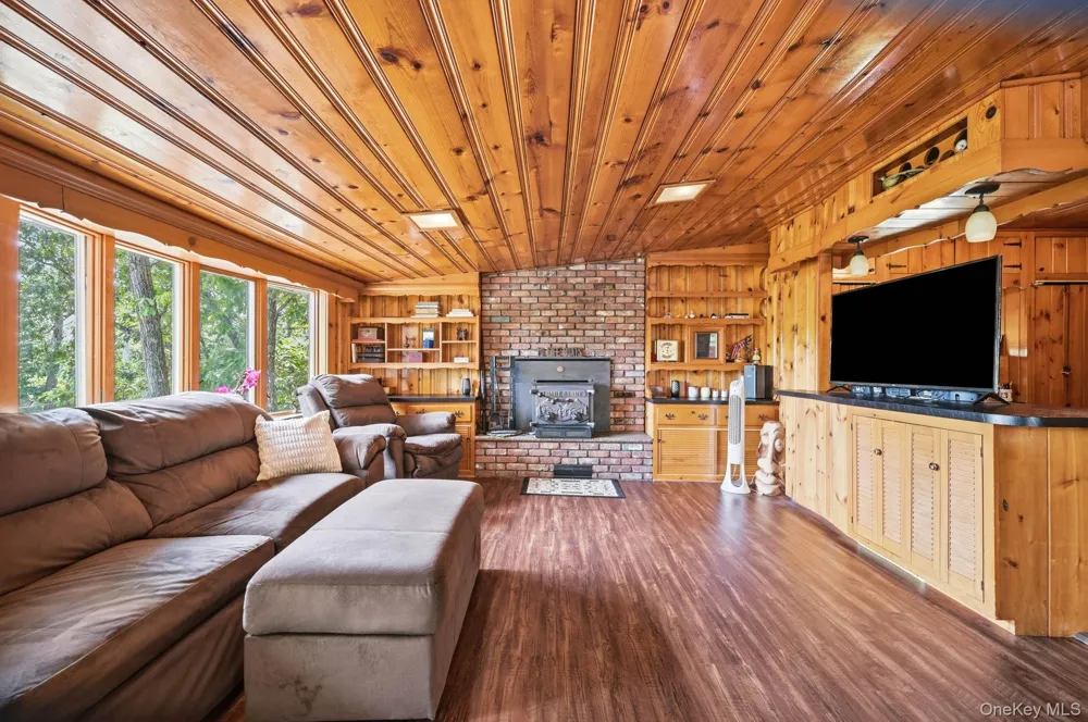 8 Stony Trail Greenwood Lake, NY 10925