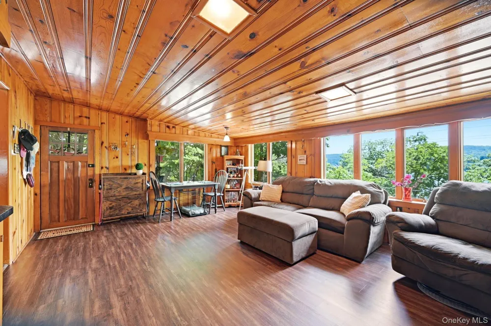 8 Stony Trail Greenwood Lake, NY 10925