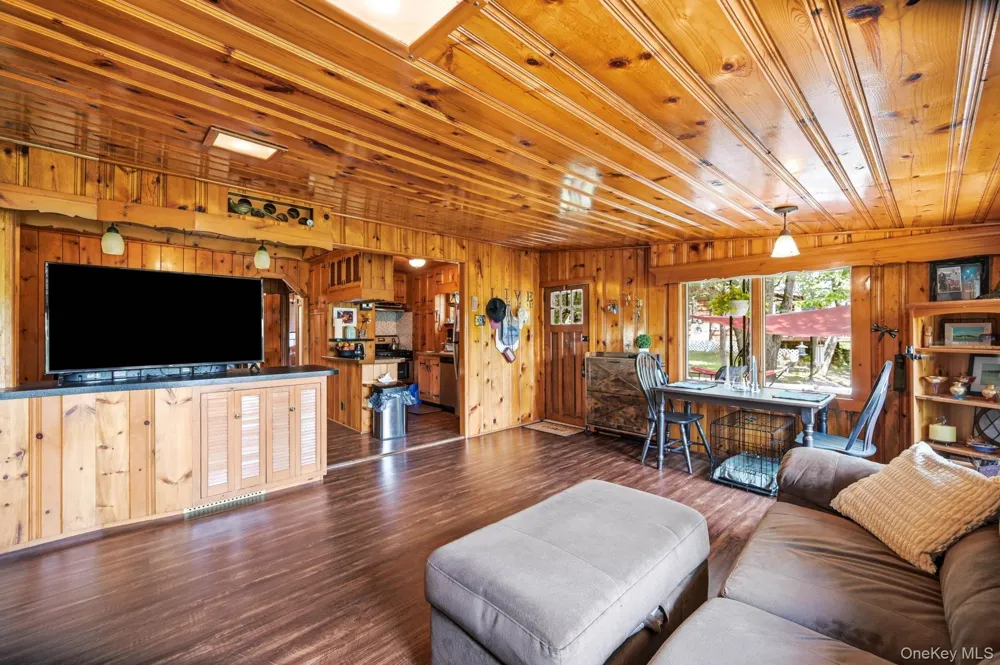 8 Stony Trail Greenwood Lake, NY 10925