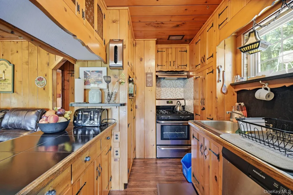 8 Stony Trail Greenwood Lake, NY 10925