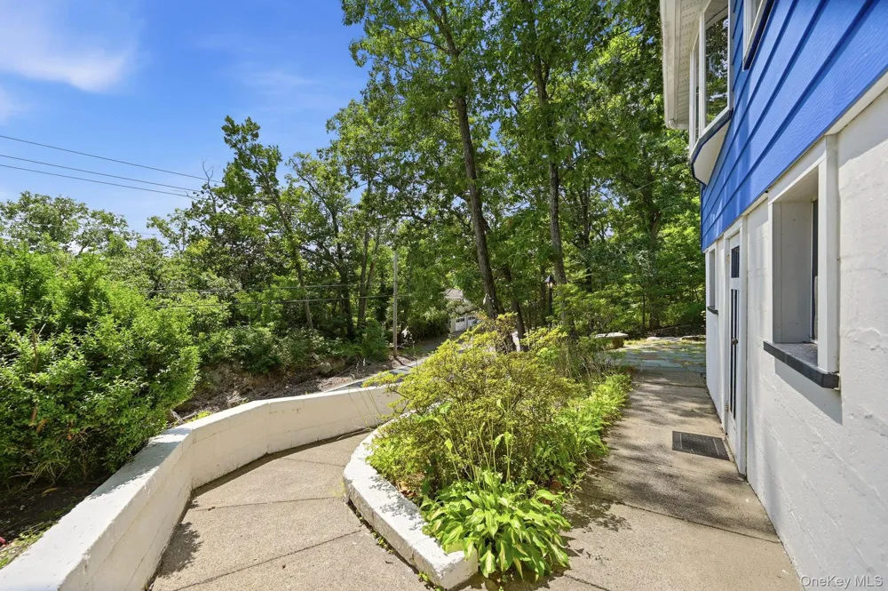 8 Stony Trail Greenwood Lake, NY 10925