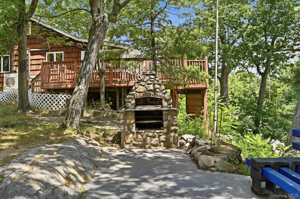 8 Stony Trail Greenwood Lake, NY 10925