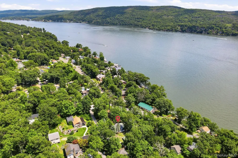 8 Stony Trail Greenwood Lake, NY 10925