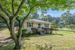 468 Old Bridge Road Northport, NY 11768