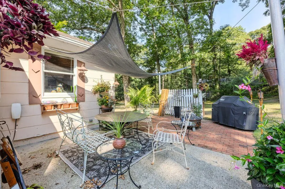 468 Old Bridge Road Northport, NY 11768