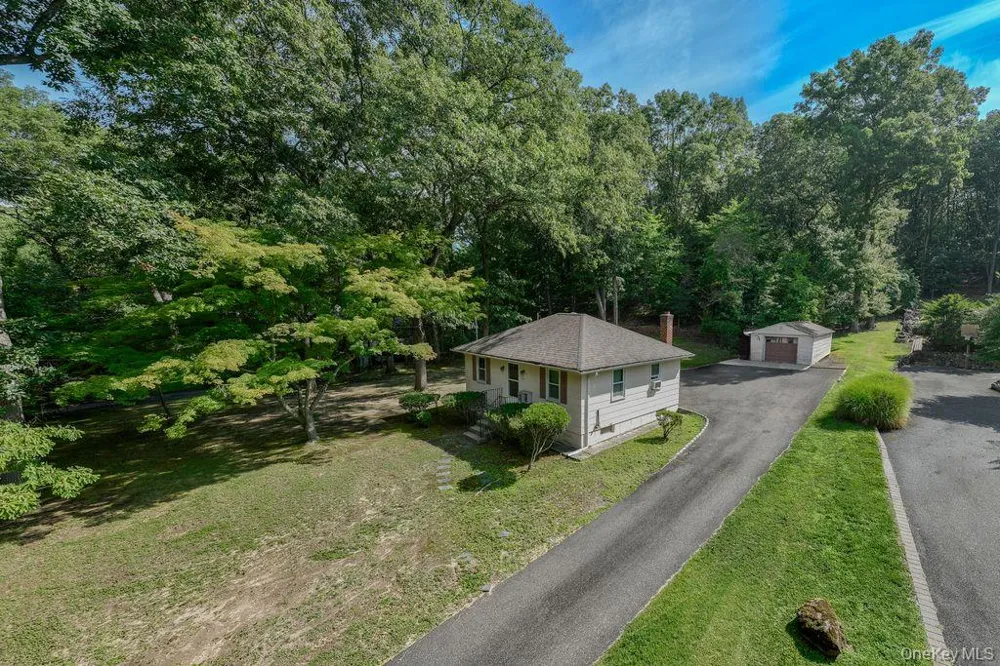 468 Old Bridge Road Northport, NY 11768
