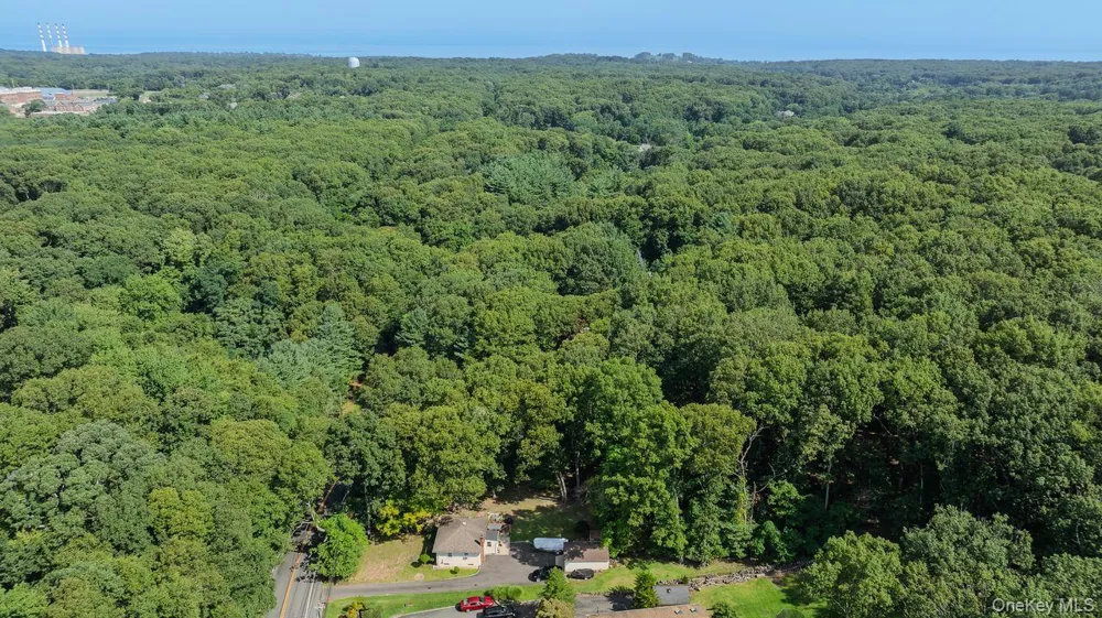 468 Old Bridge Road Northport, NY 11768