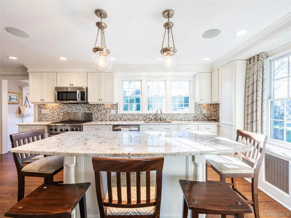 99 Thayer Road Manhasset, NY 11030