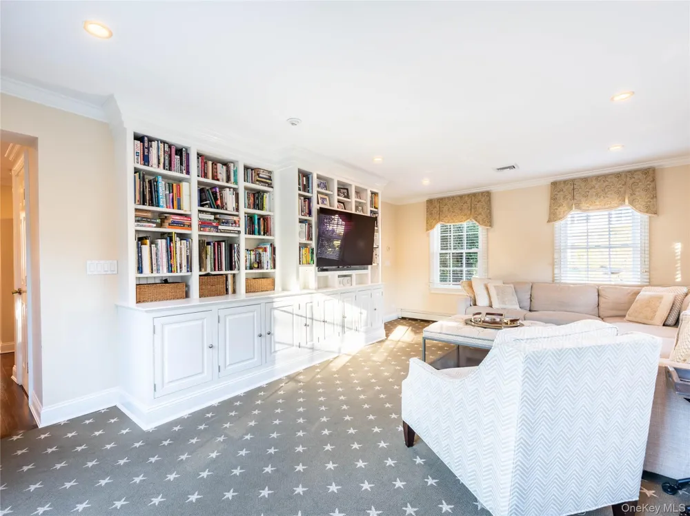 99 Thayer Road Manhasset, NY 11030