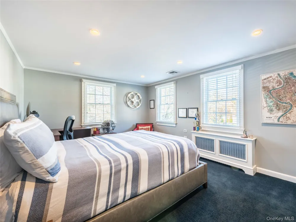 99 Thayer Road Manhasset, NY 11030