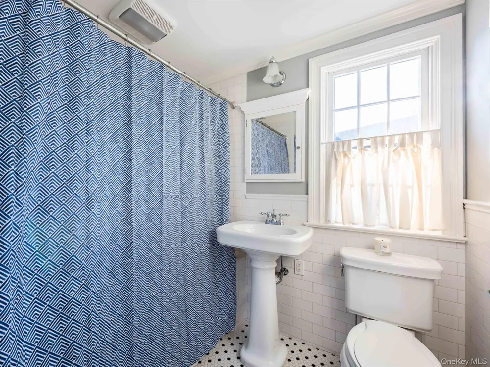 99 Thayer Road Manhasset, NY 11030