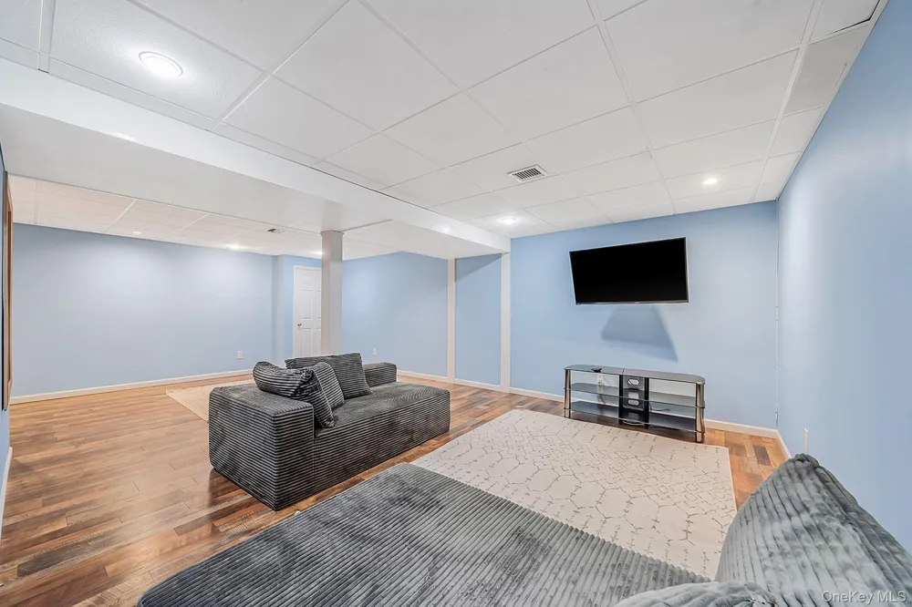 8 Old Orchard Court Rocky Point, NY 11778