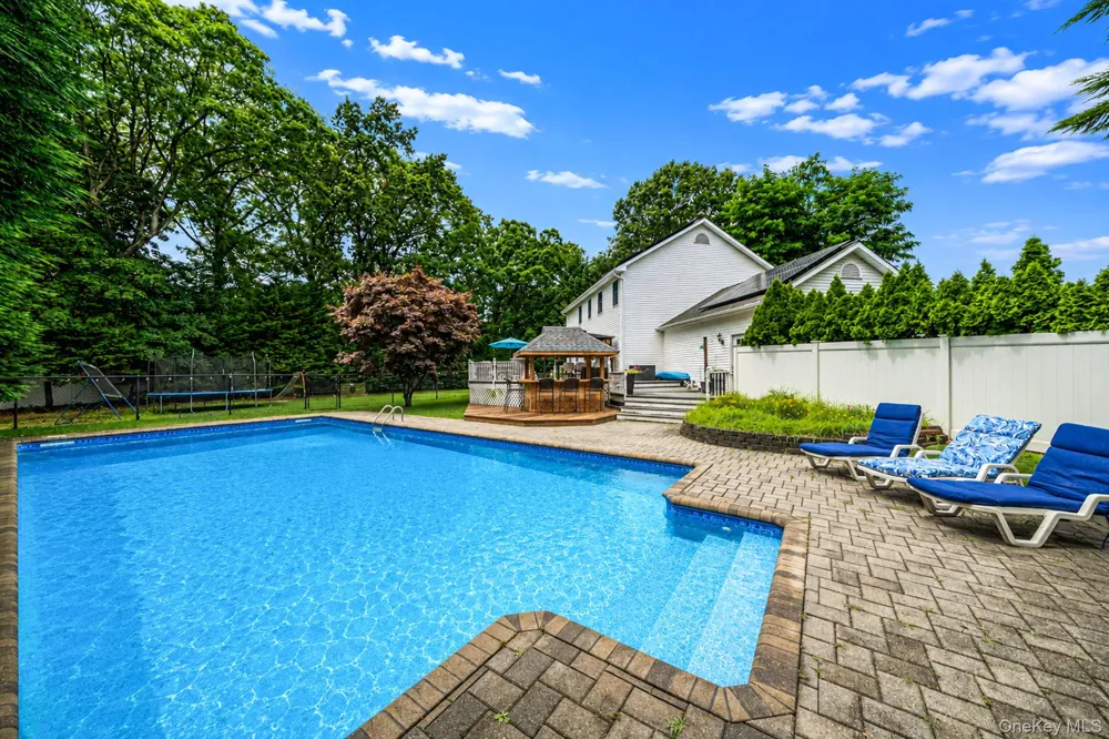 8 Old Orchard Court Rocky Point, NY 11778