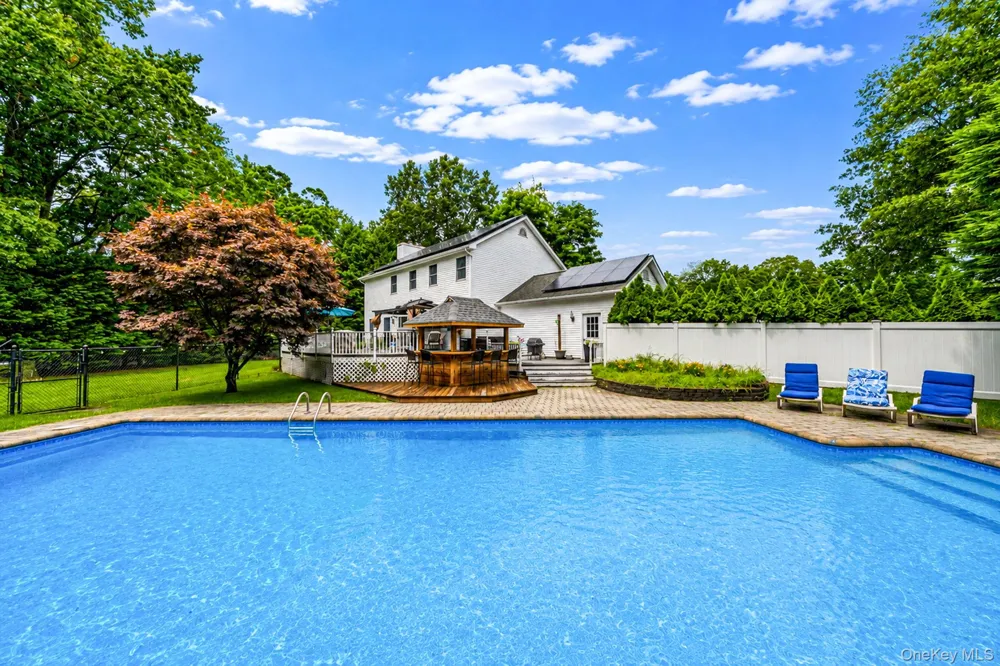 8 Old Orchard Court Rocky Point, NY 11778