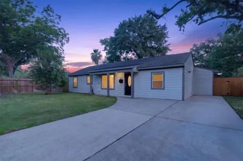 1707 W 43rd Street