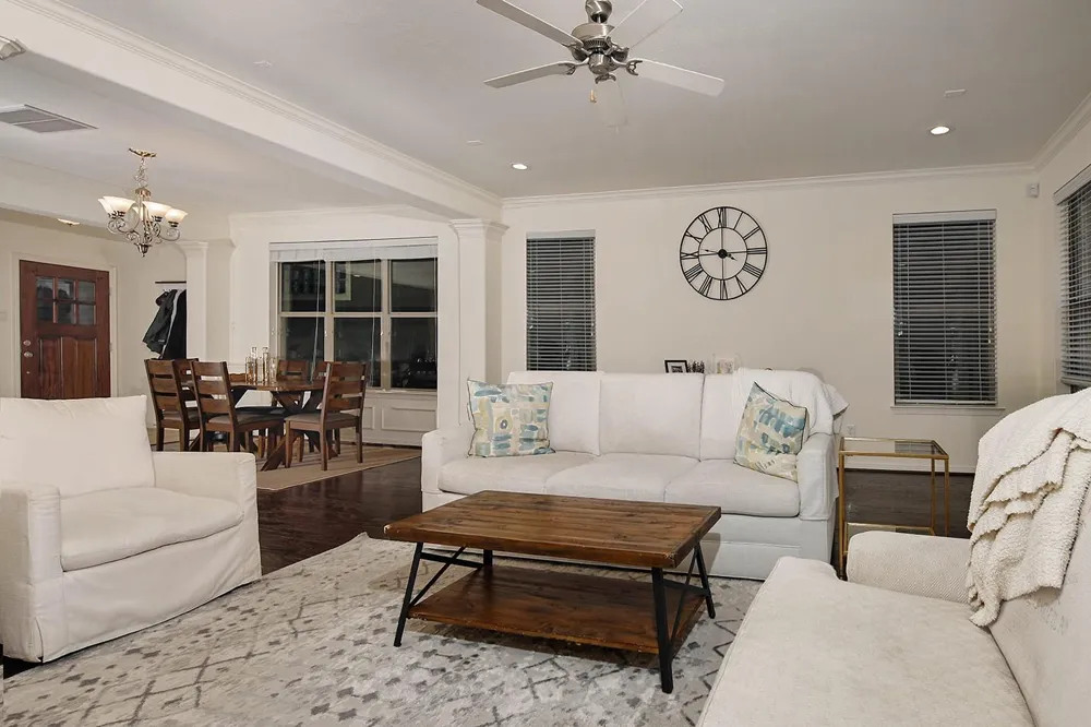 1046 W 26th Street Houston, TX 77008