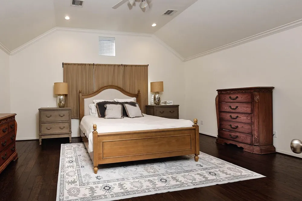 1046 W 26th Street Houston, TX 77008