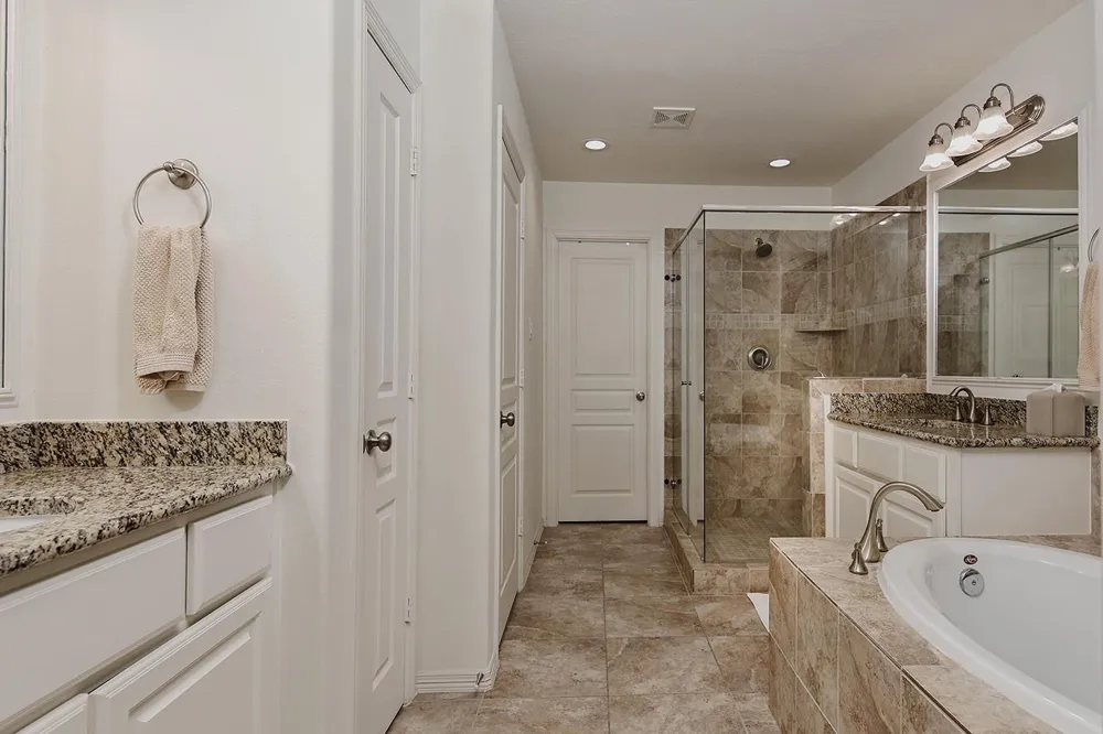 1046 W 26th Street Houston, TX 77008