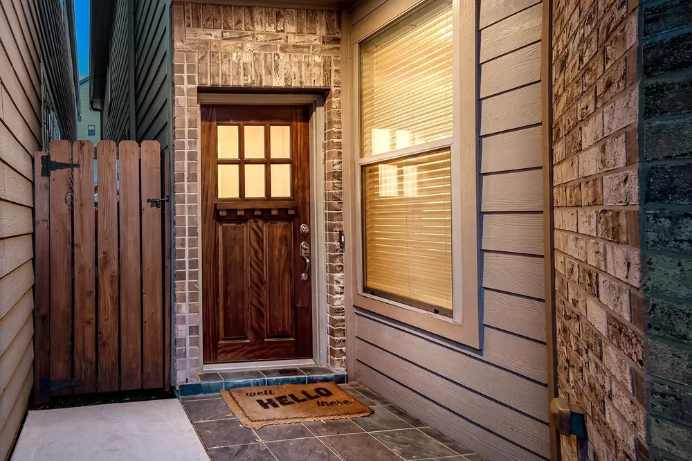 1046 W 26th Street Houston, TX 77008