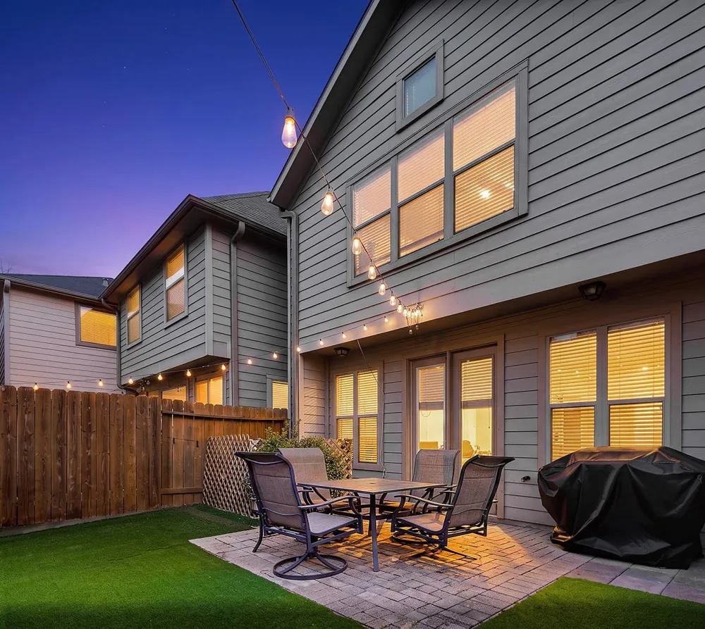 1046 W 26th Street Houston, TX 77008