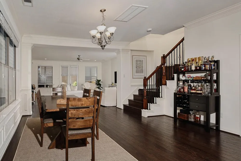 1046 W 26th Street Houston, TX 77008