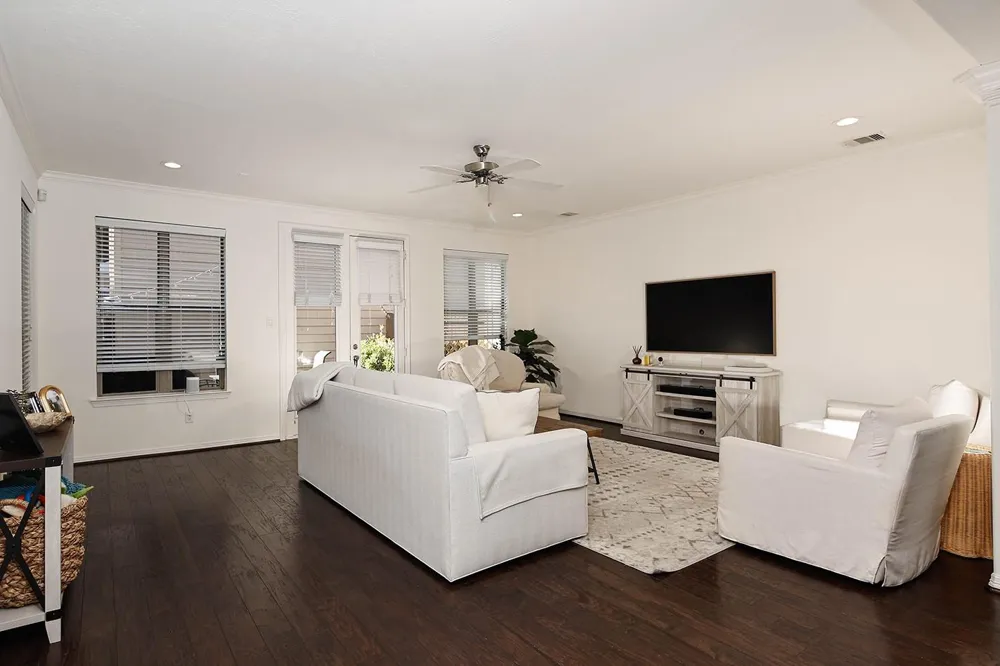 1046 W 26th Street Houston, TX 77008