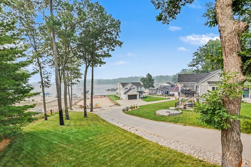 7765 Bayview Shore Drive Baldwin, MI 49304
