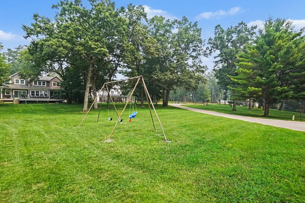 7765 Bayview Shore Drive Baldwin, MI 49304