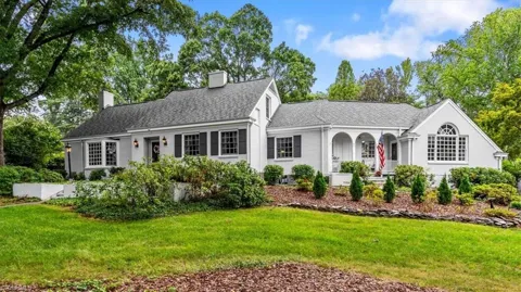 3400 Starmount Drive