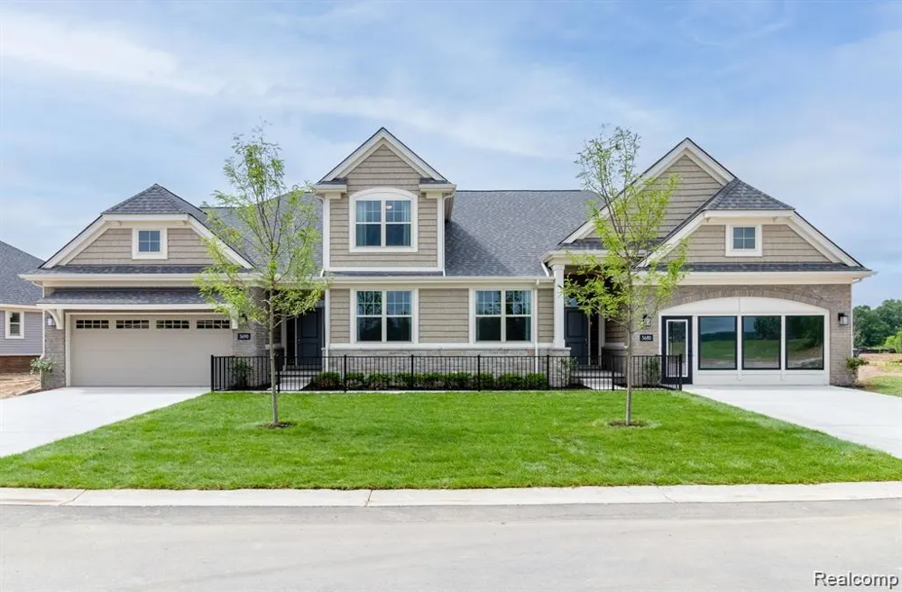 3641 Chatham Place #49 Brighton Township, MI 48114