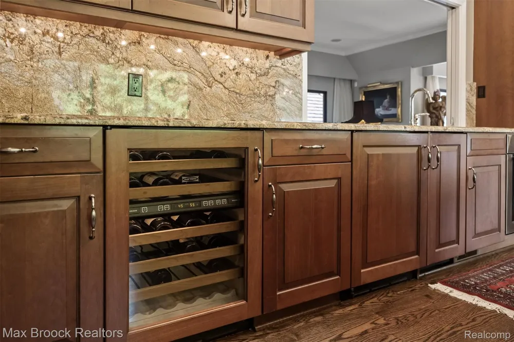 969 Bloomfield Woods Bloomfield Hills City, MI 48304