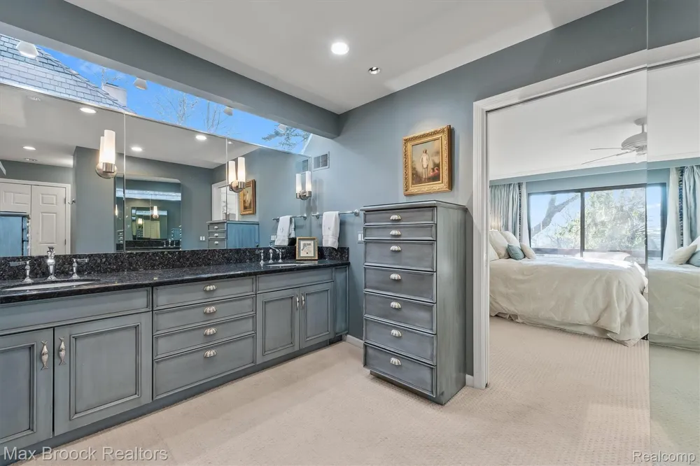 969 Bloomfield Woods Bloomfield Hills City, MI 48304