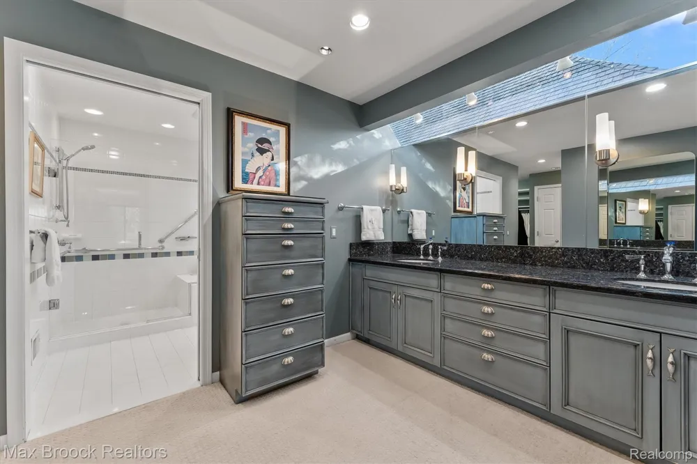 969 Bloomfield Woods Bloomfield Hills City, MI 48304