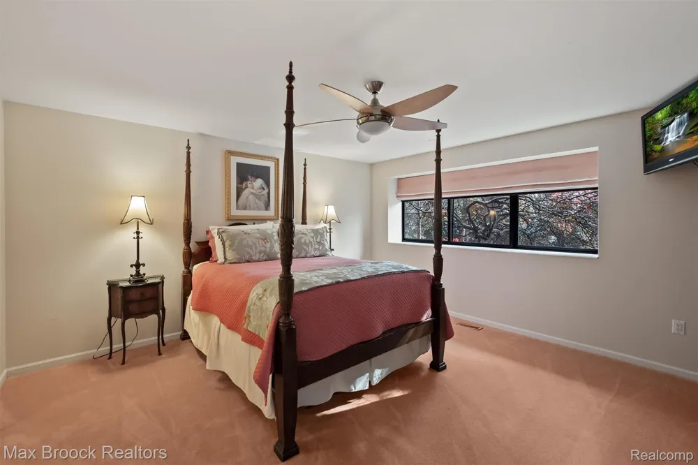 969 Bloomfield Woods Bloomfield Hills City, MI 48304
