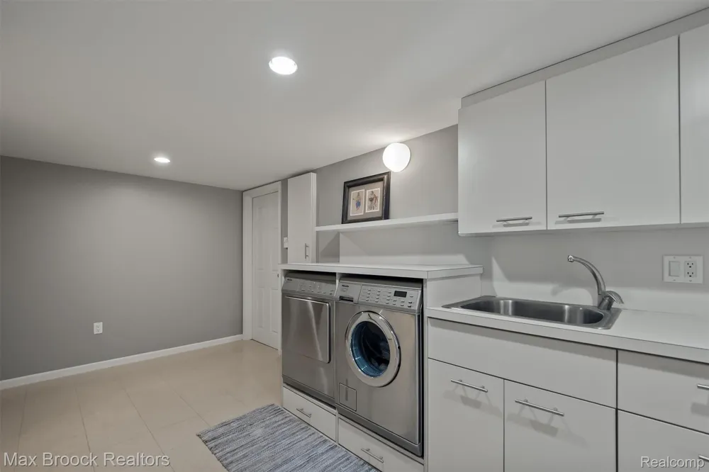969 Bloomfield Woods Bloomfield Hills City, MI 48304