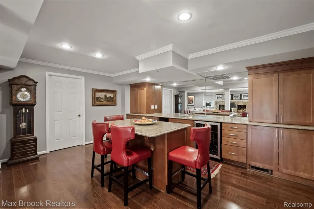 969 Bloomfield Woods Bloomfield Hills City, MI 48304